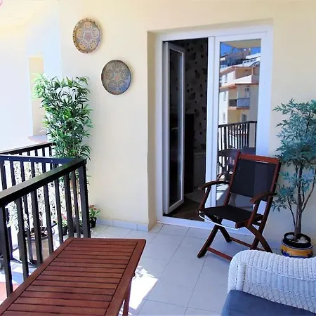 One Bedroom Apartment, Sea View On Floor *